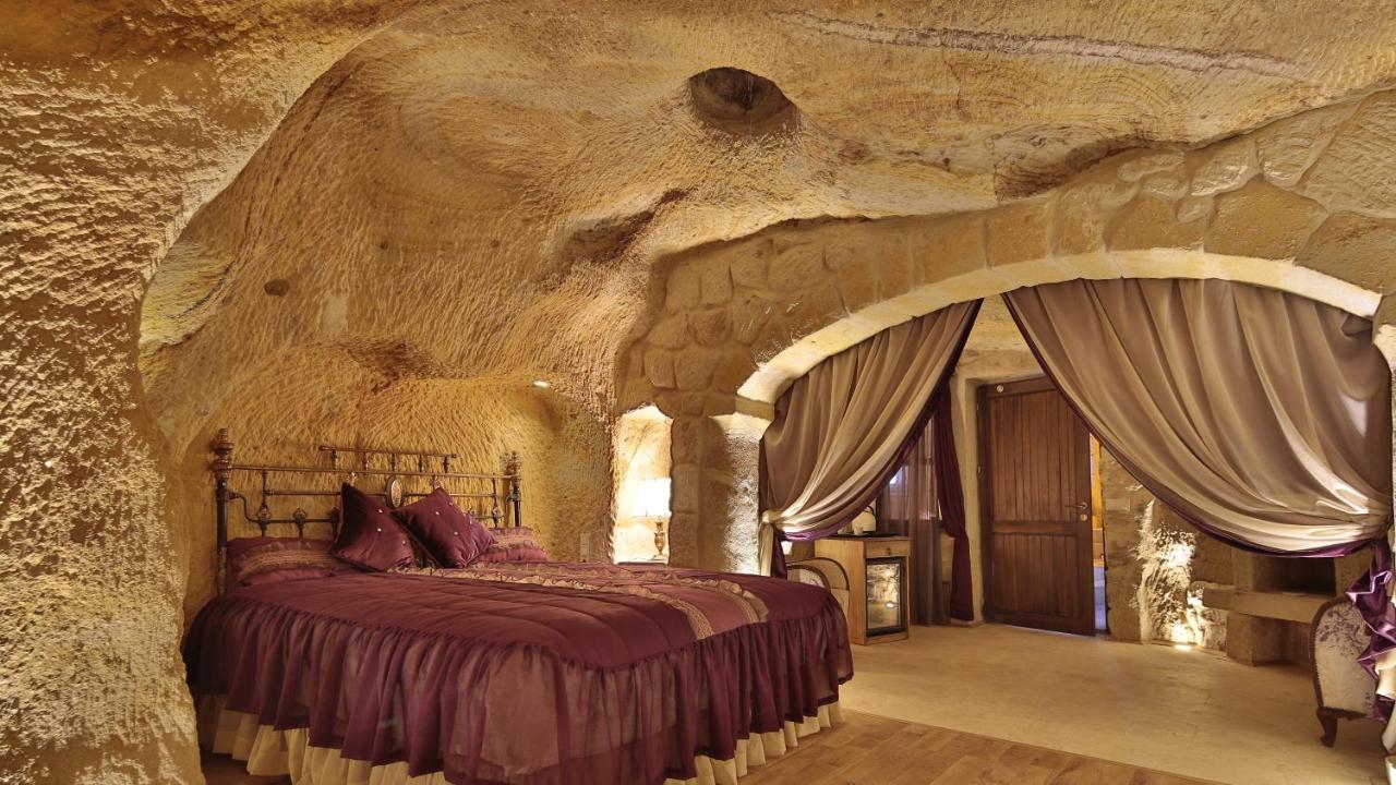 Golden Cave Suites 5*