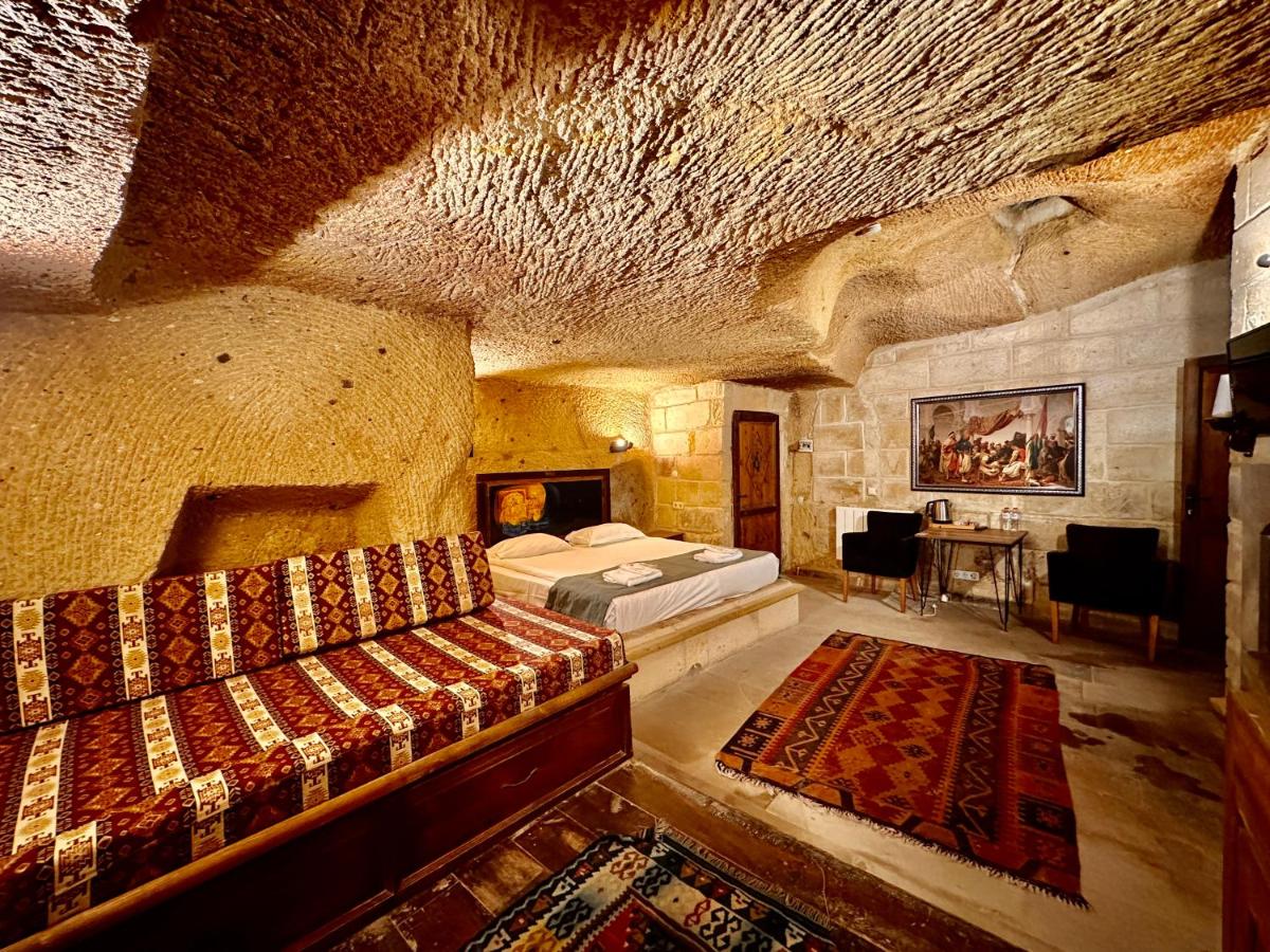 Harkasos Cave Hotel 4*