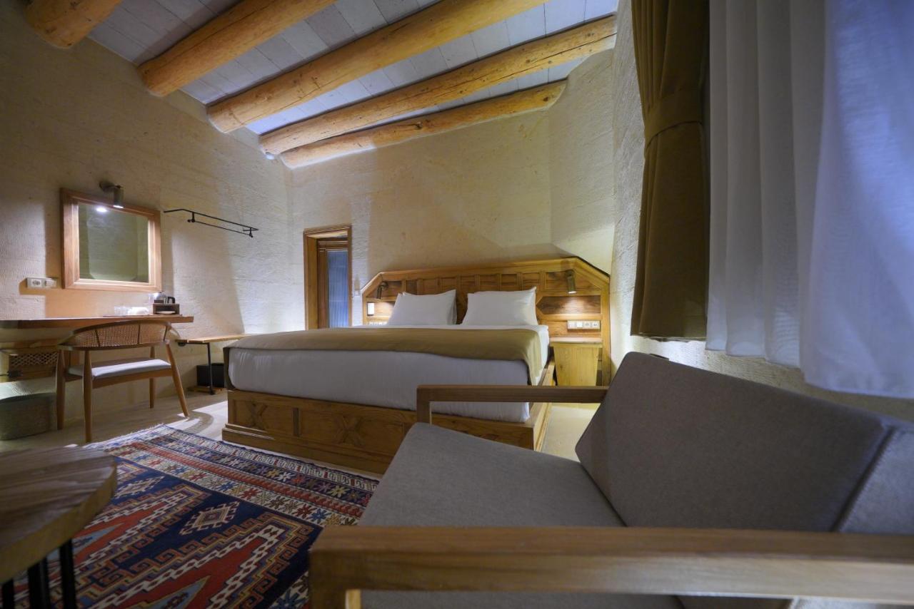 Kapalos Cave Hotel