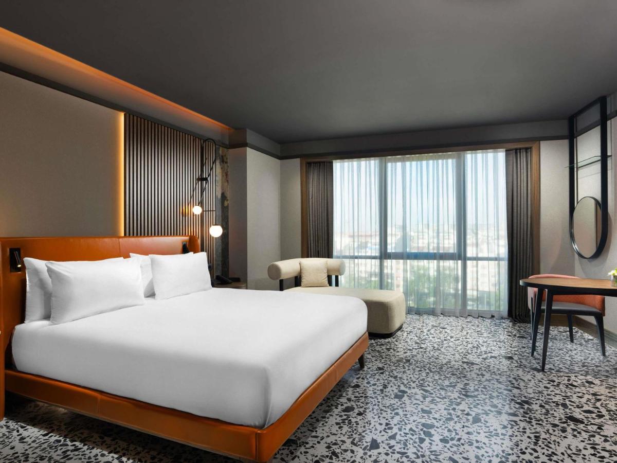 Movenpick Hotel Istanbul Marmara Sea, фото 15