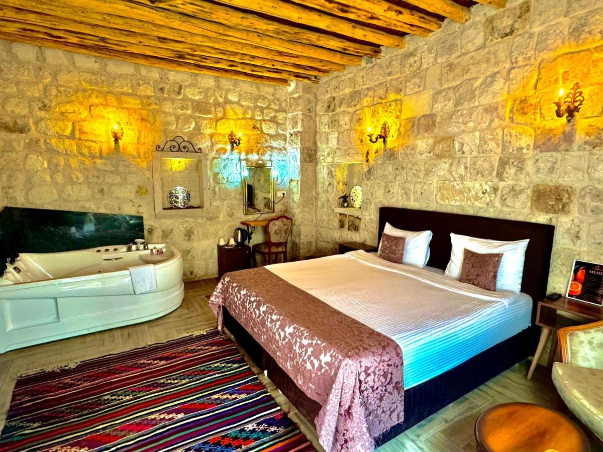 The Red Horse Hotel