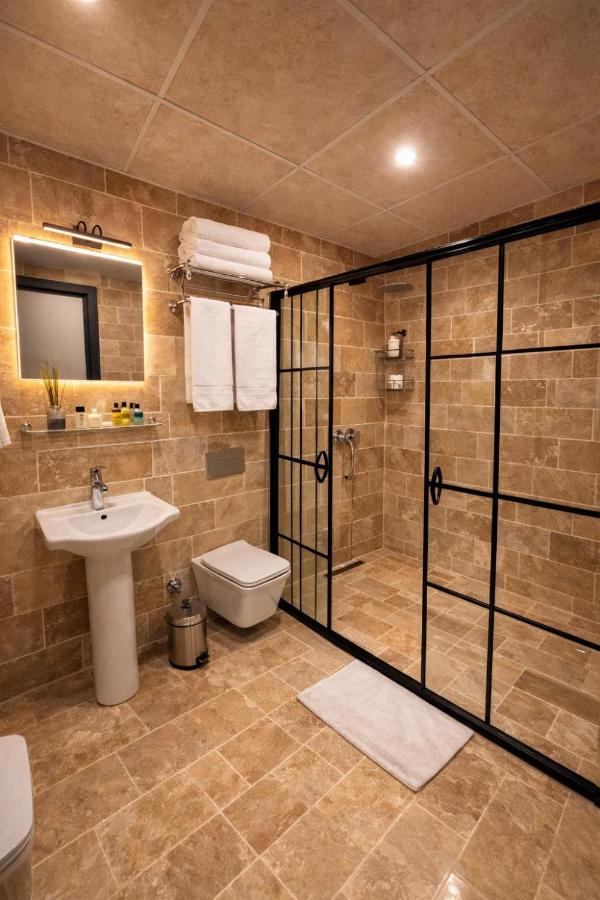 Whitestone Hotel, фото 4