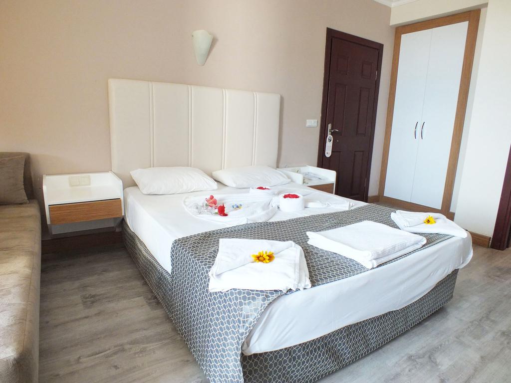 Acropol Beach Hotel 3*