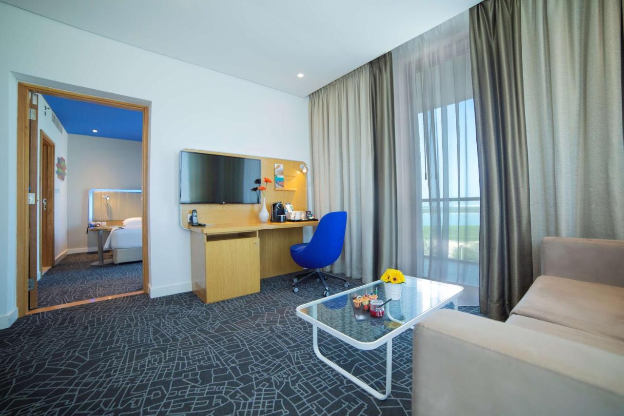Park Inn by Radisson Abu Dhabi Yas Island 3*, фото 13