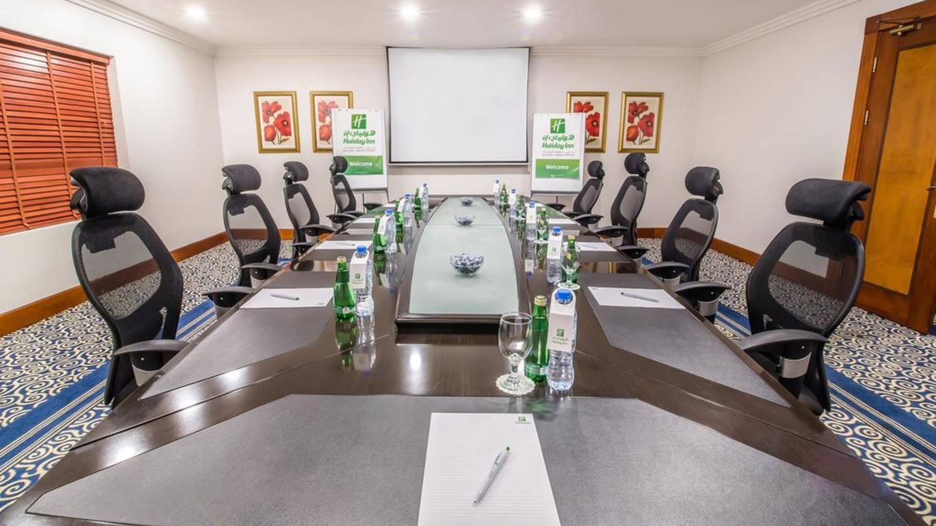 Holiday Inn Bur Dubai - Embassy District 4*, фото 11