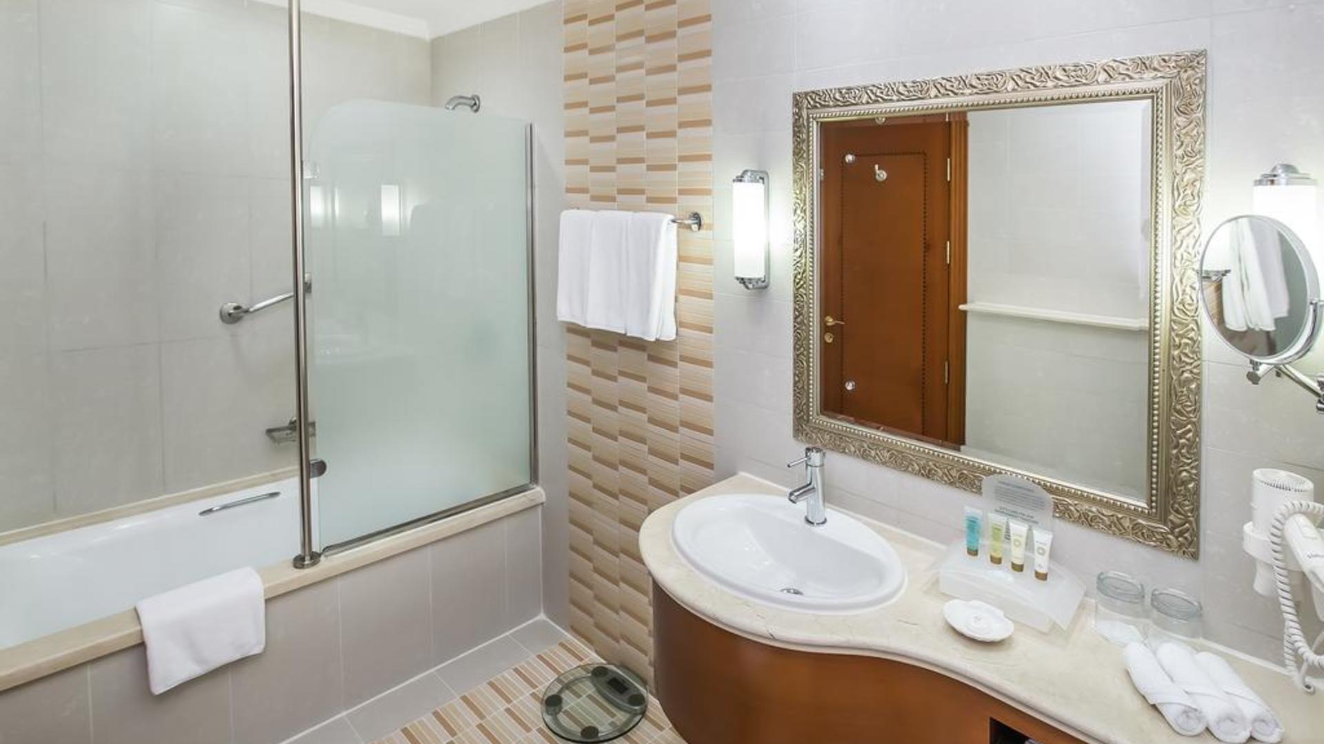 Holiday Inn Bur Dubai - Embassy District 4*, фото 2