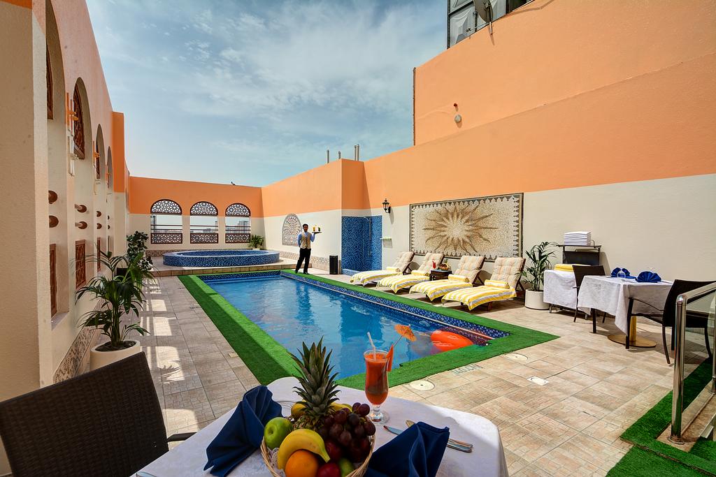 Ewa Ajman Suites Hotel 4*