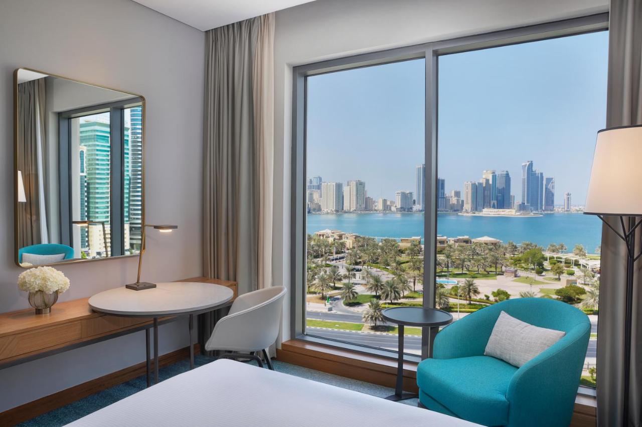 DoubleTree by Hilton Sharjah Waterfront Hotel & Residences 4*, фото 12