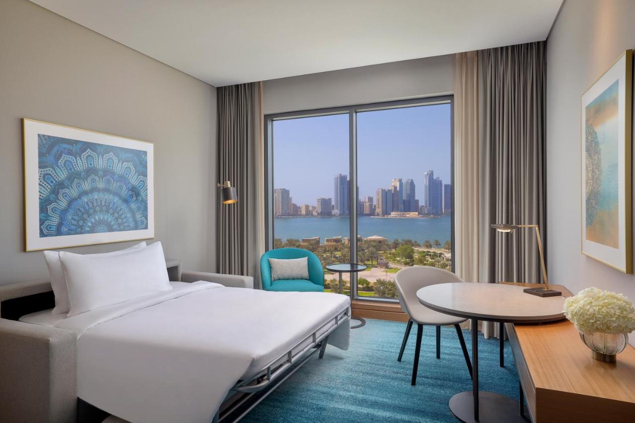 DoubleTree by Hilton Sharjah Waterfront Hotel & Residences 4*, фото 16