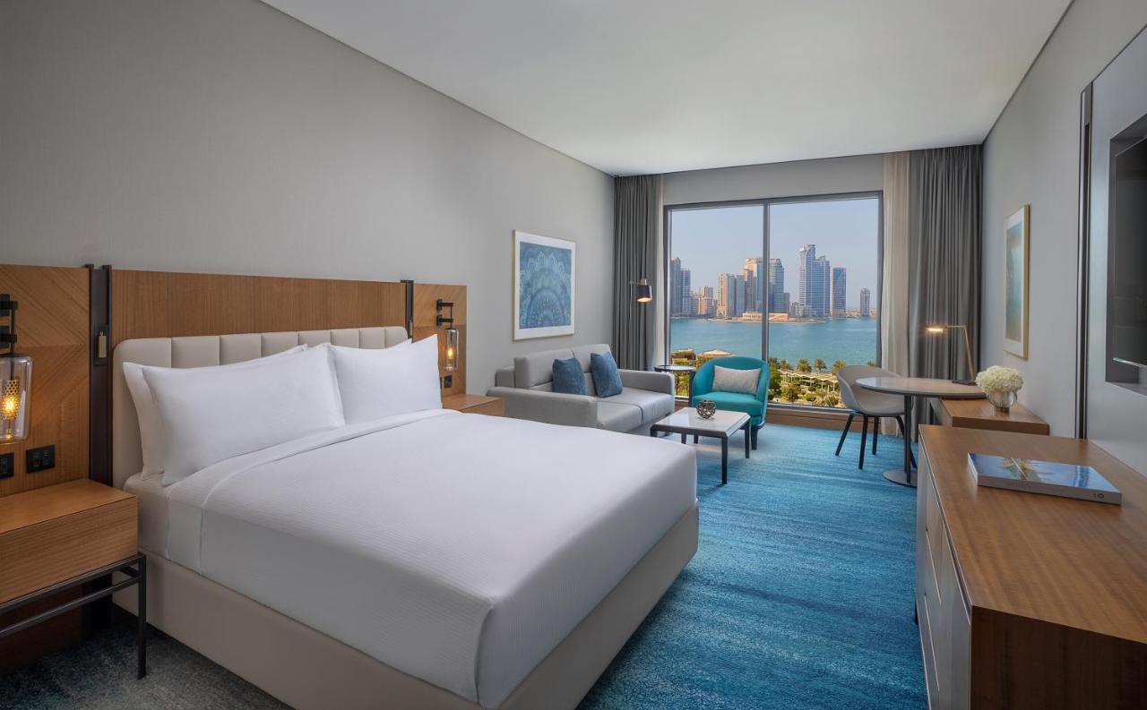 DoubleTree by Hilton Sharjah Waterfront Hotel & Residences 4*, фото 15