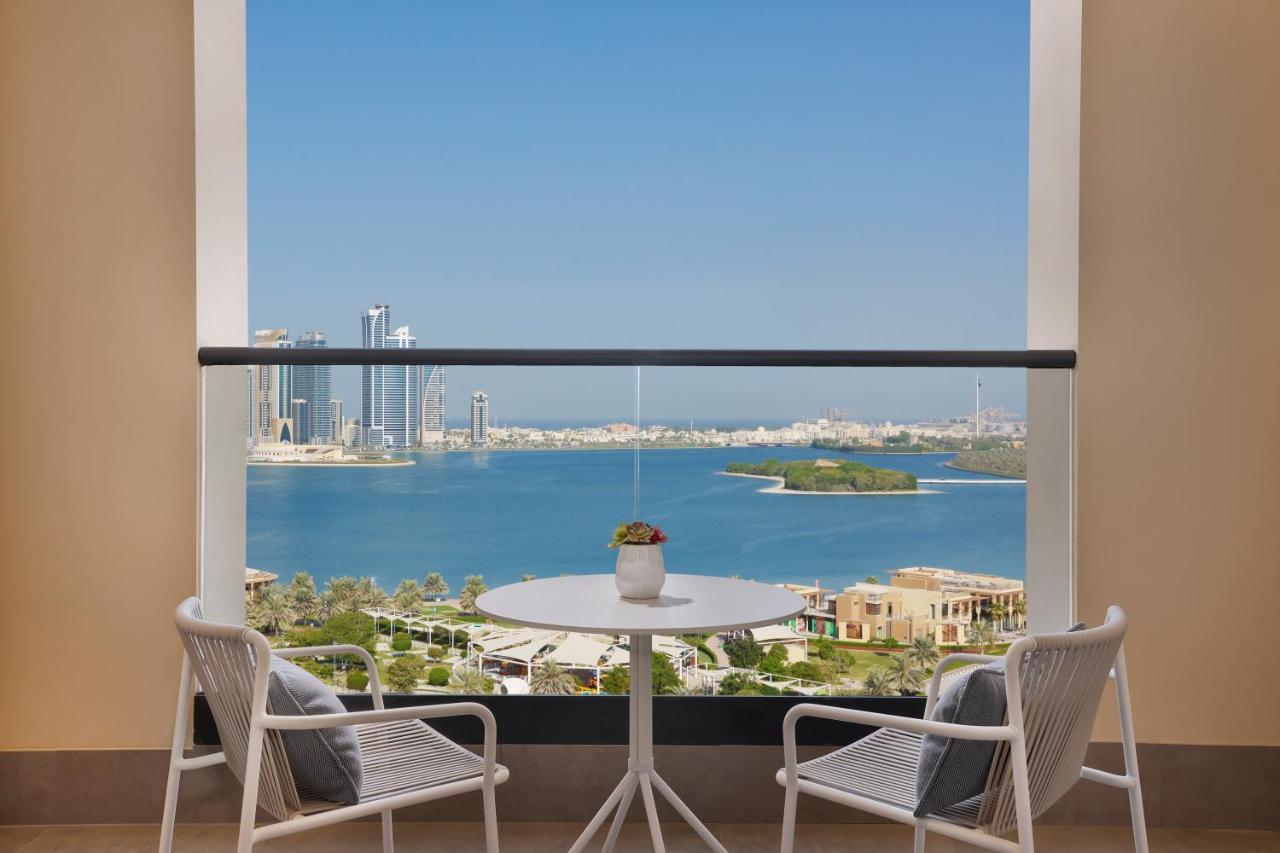 DoubleTree by Hilton Sharjah Waterfront Hotel & Residences 4*, фото 7
