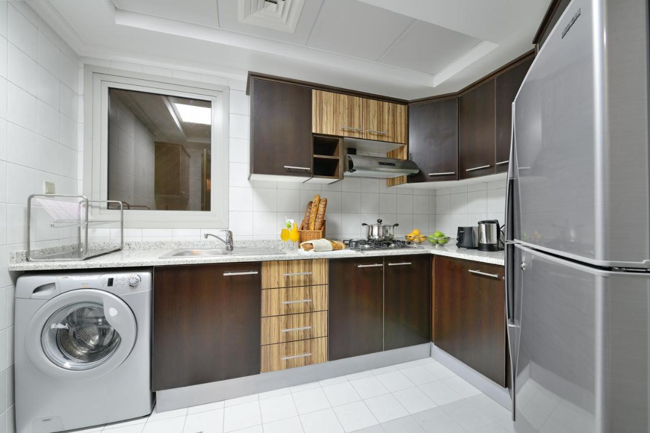 Al Majaz Premiere Hotel Apartments 5*