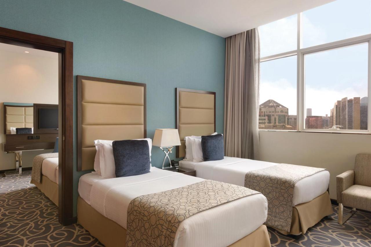 Ramada Abu Dhabi Corniche 4*, фото 8