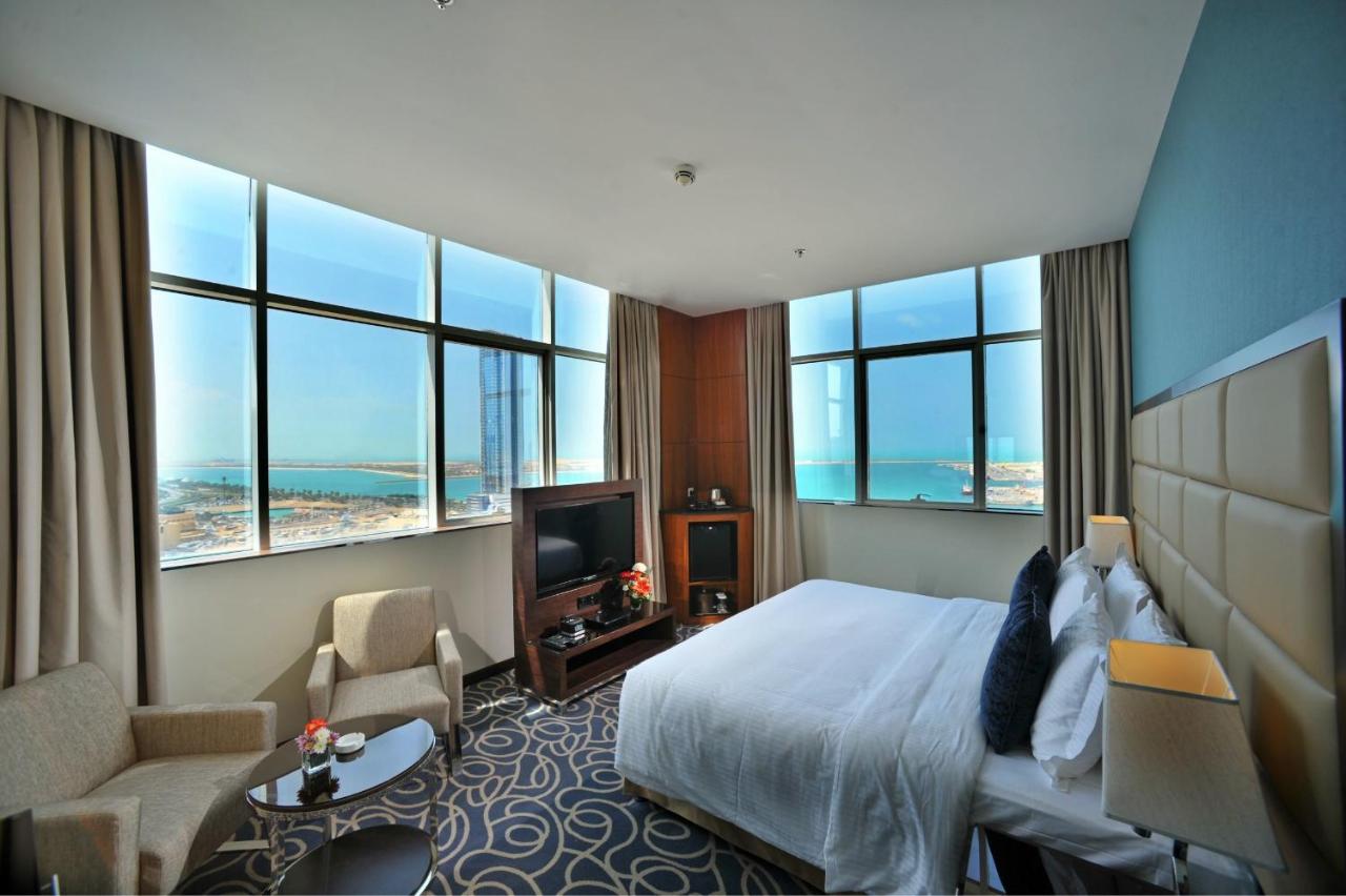 Ramada Abu Dhabi Corniche 4*, фото 6