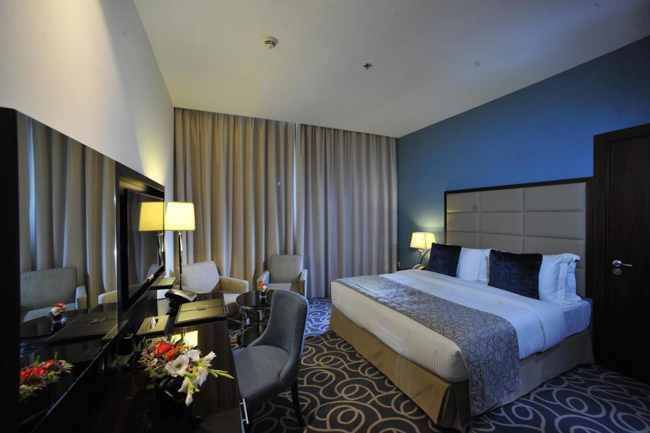 Ramada Abu Dhabi Corniche 4*, фото 16