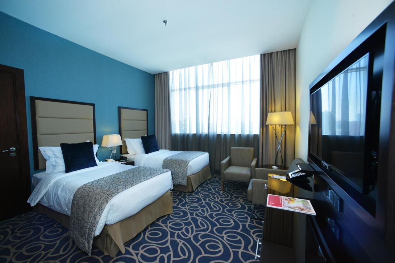 Ramada Abu Dhabi Corniche 4*, фото 15
