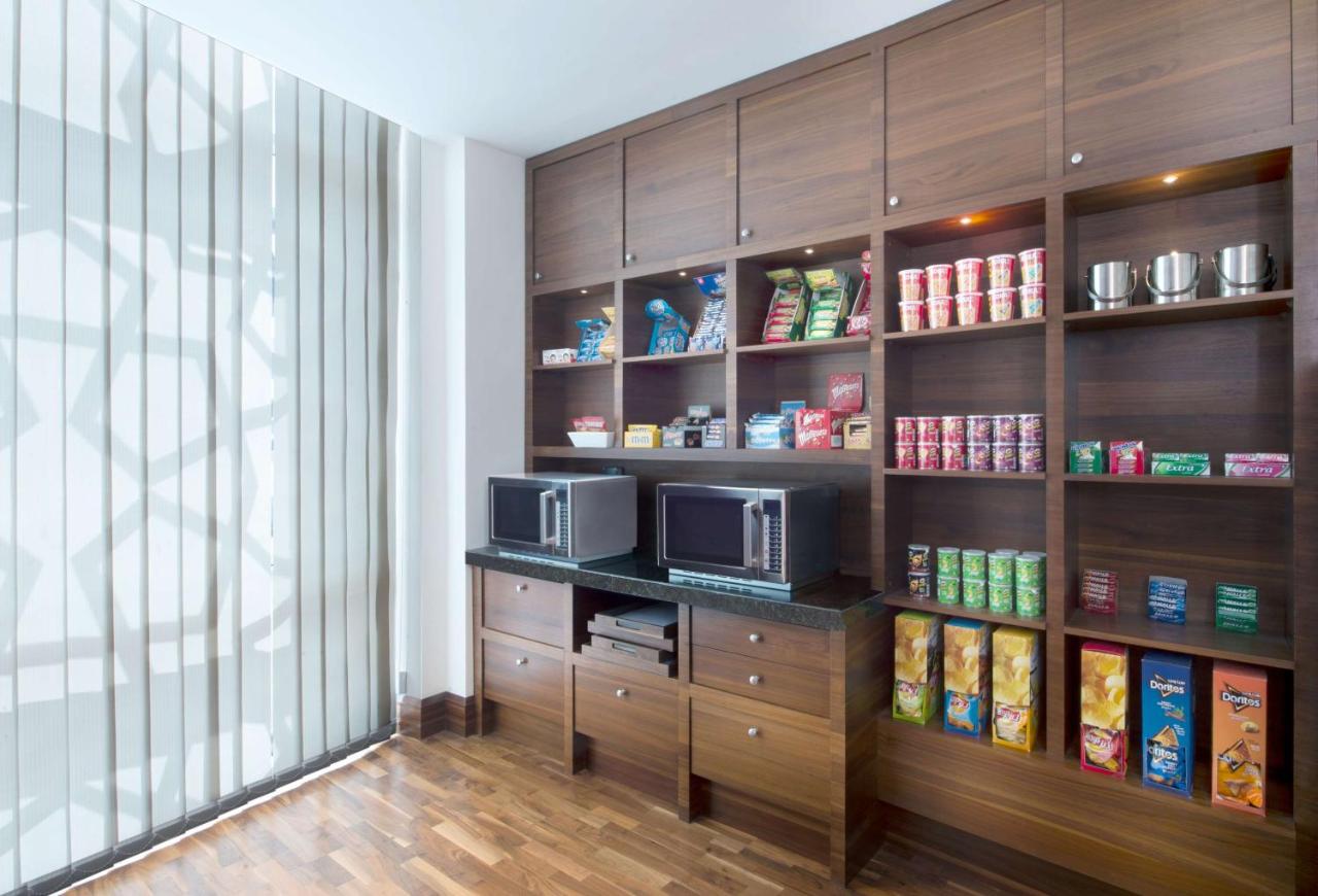 Hilton Garden Inn Dubai Al Muraqabat 4*, фото 14