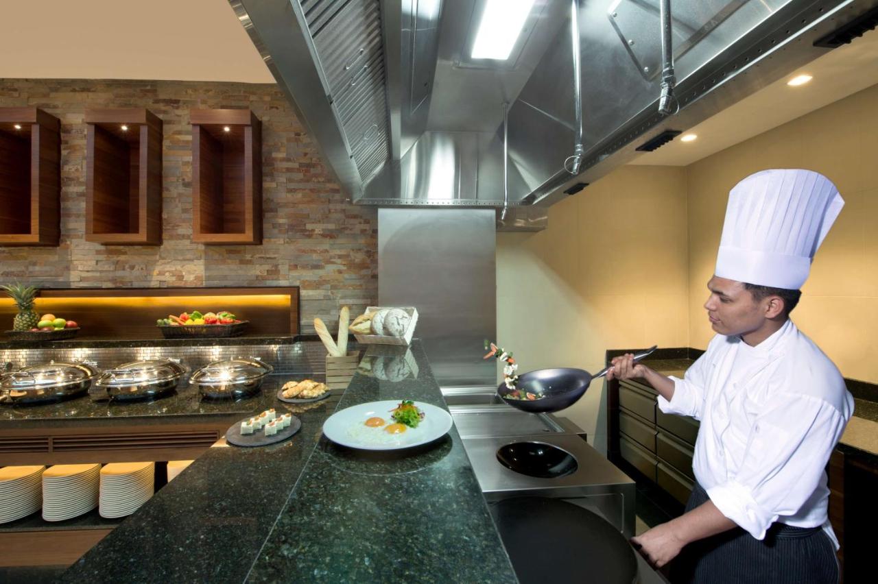 Hilton Garden Inn Dubai Al Muraqabat 4*, фото 12