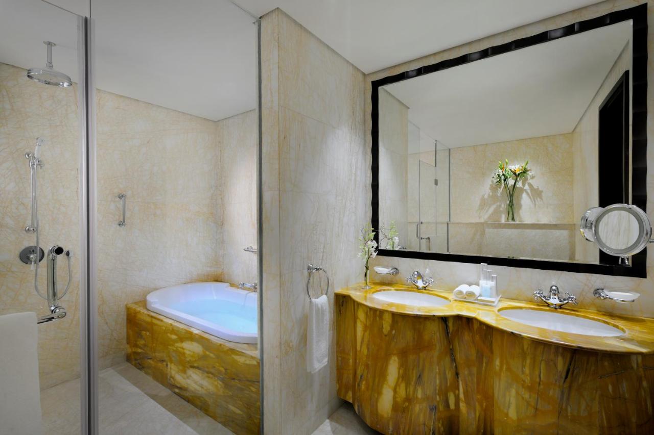 Crowne Plaza, an IHG 5*, фото 2