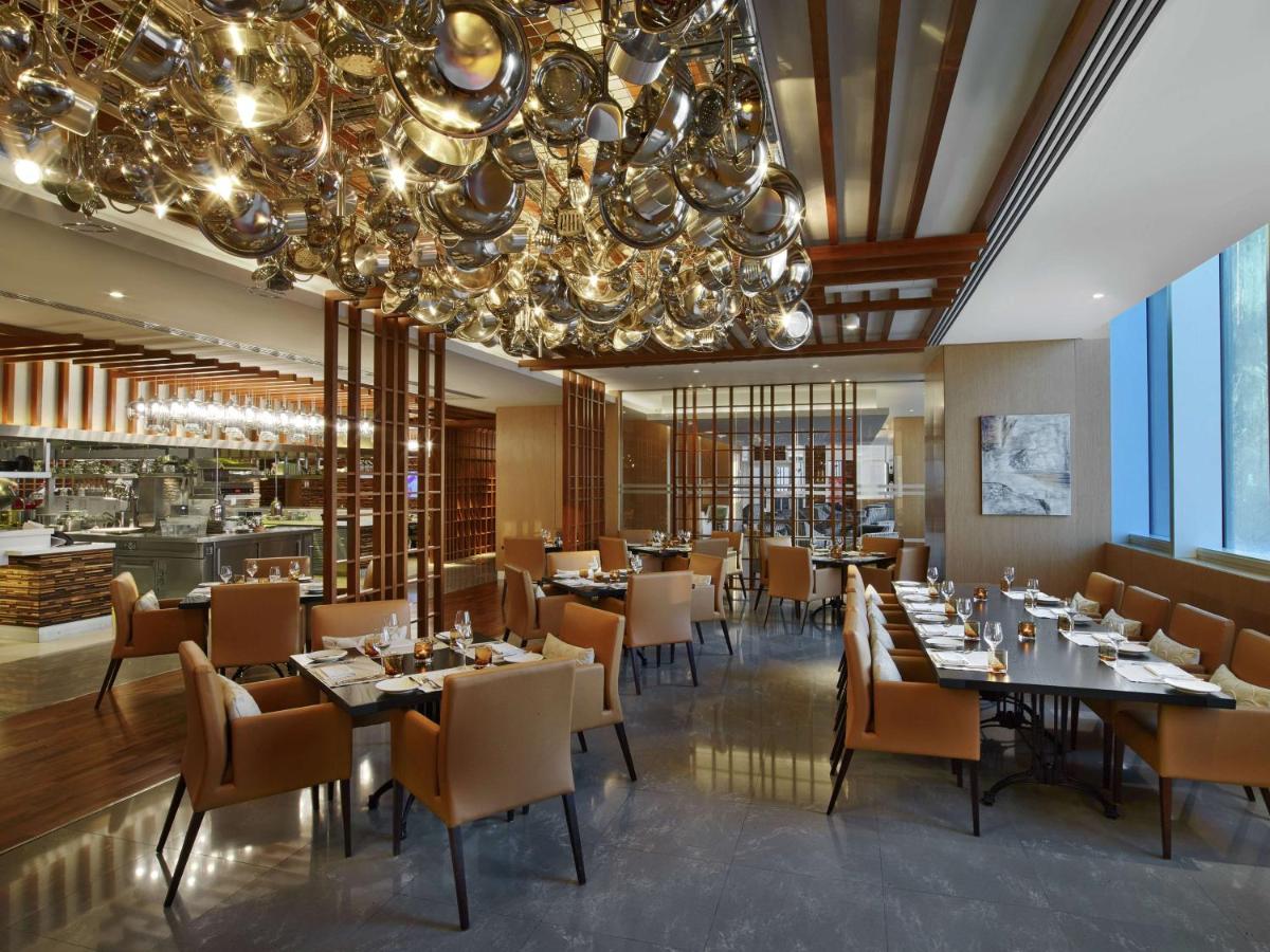 V Hotel Curio Collection By Hilton 4*, фото 12