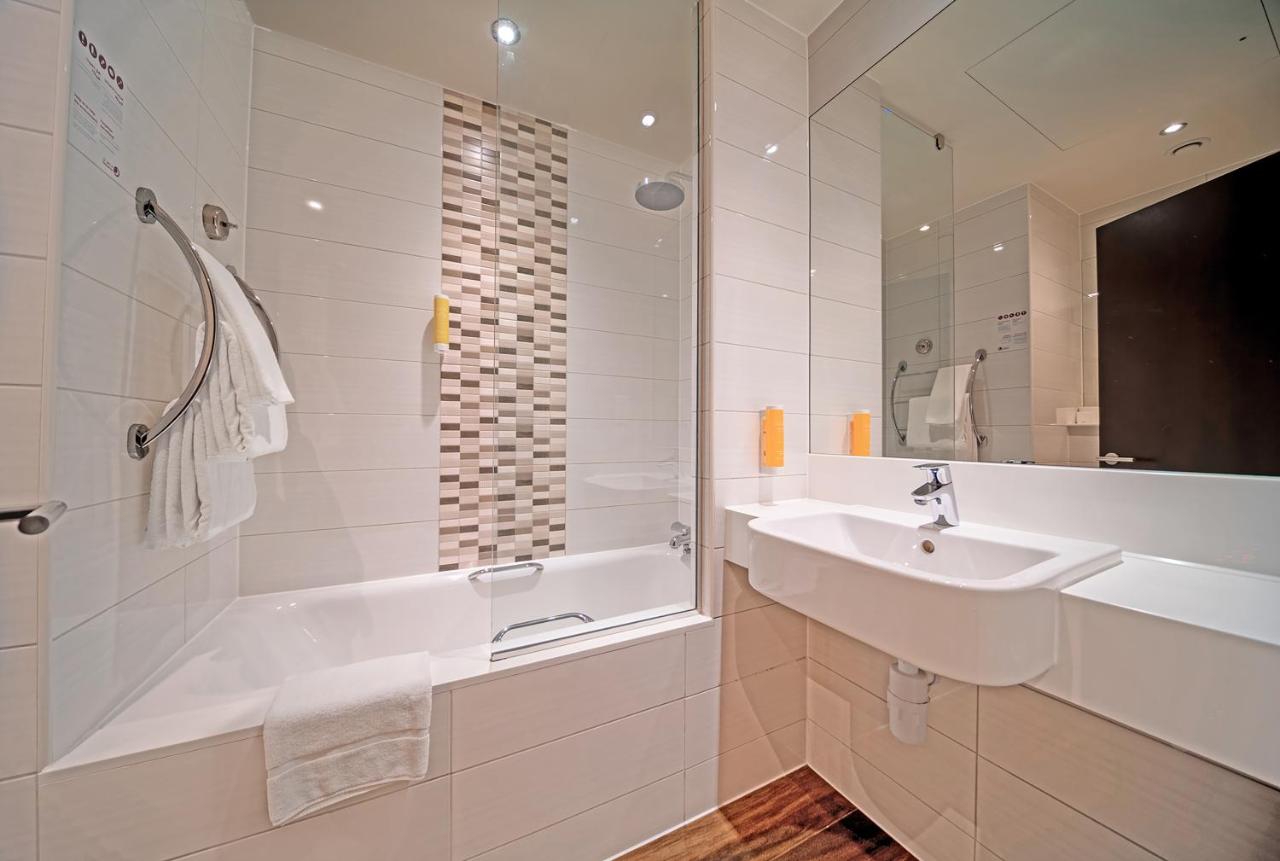 Premier Inn Dubai Al Jaddaf 3*, фото 2
