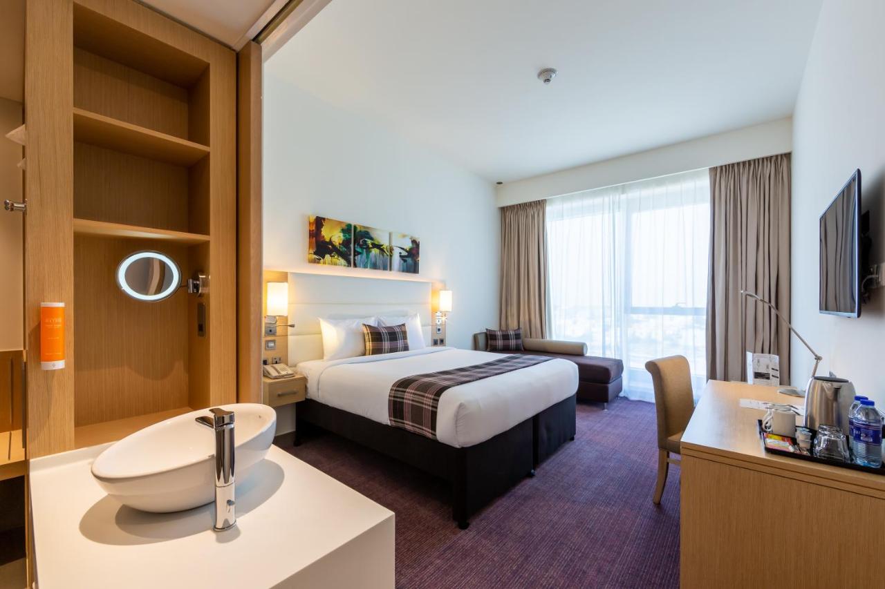 Premier Inn Dubai Dragon Mart 3*