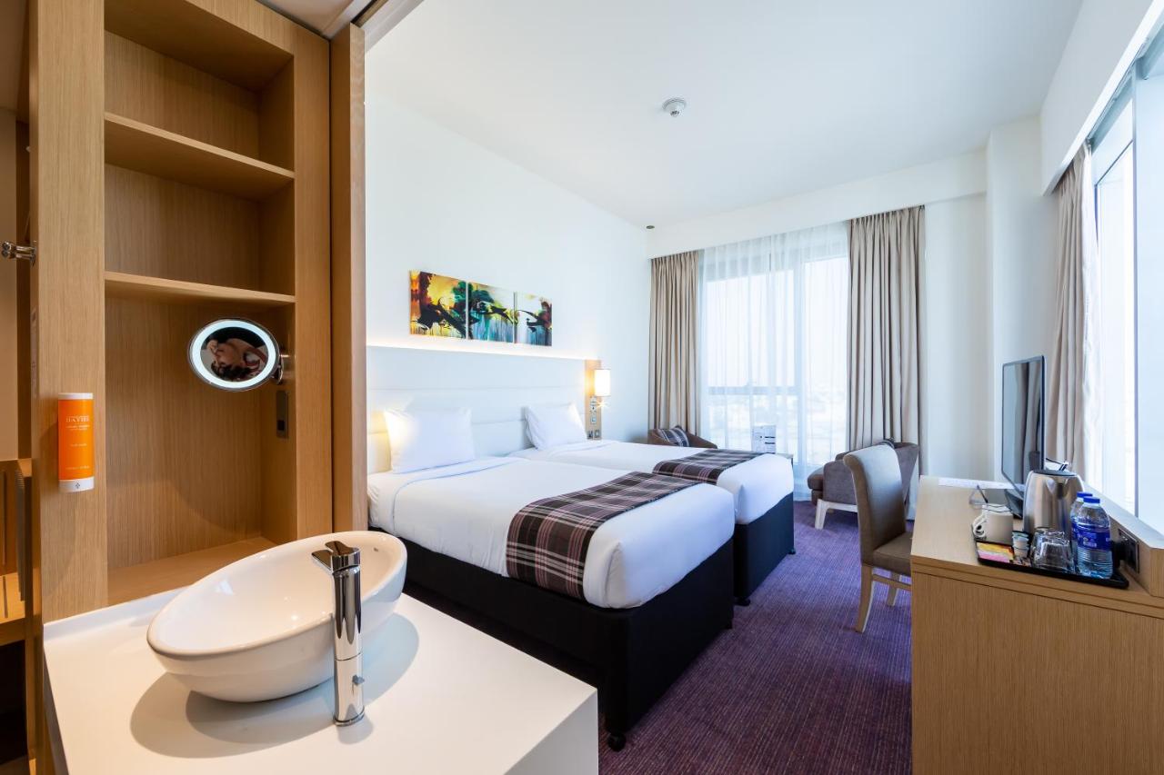 Premier Inn Dubai Dragon Mart 3*, фото 15