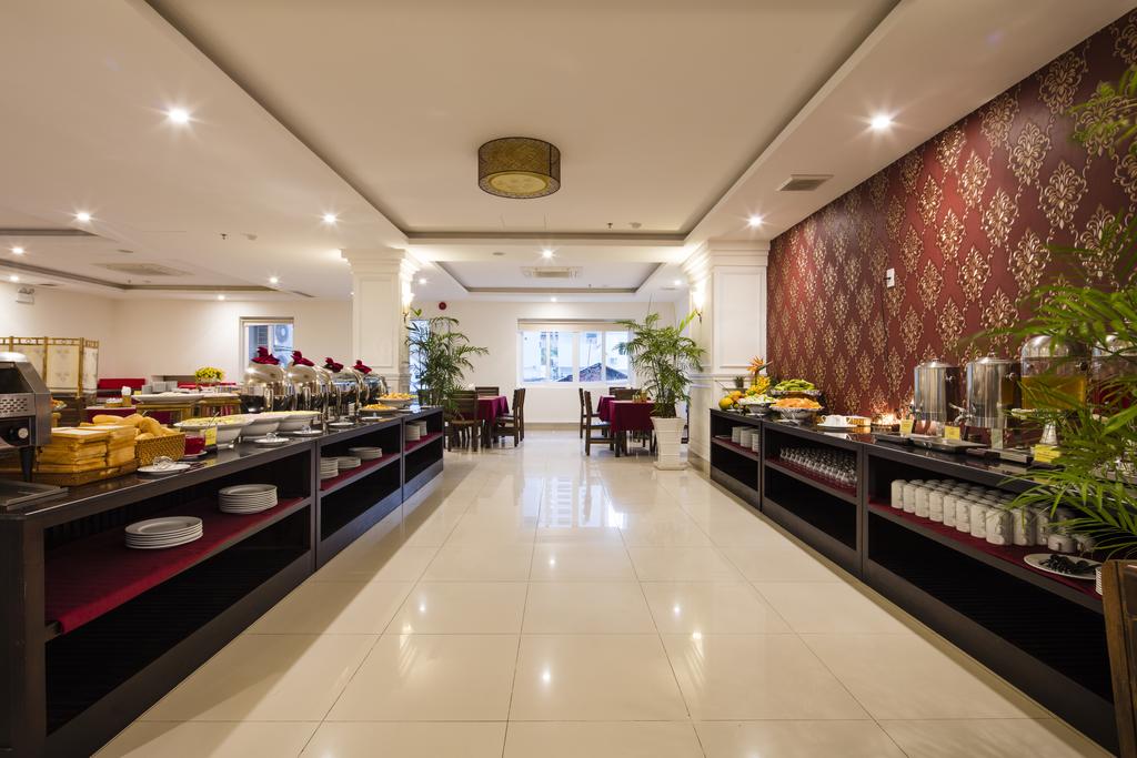 Edele Hotel 3*