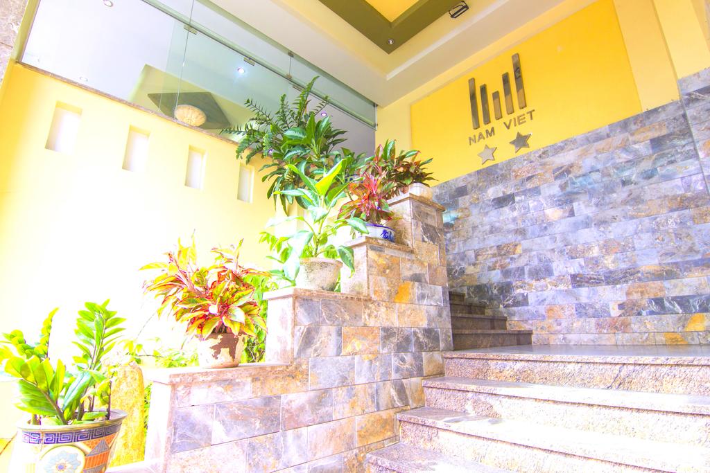 Nam Viet Hotel 2*