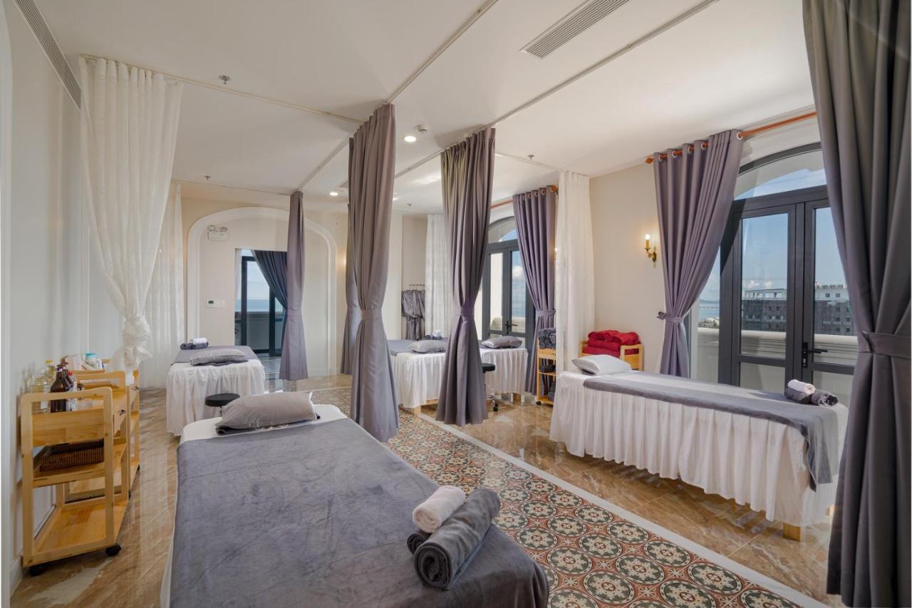 AVS Hotel 4*