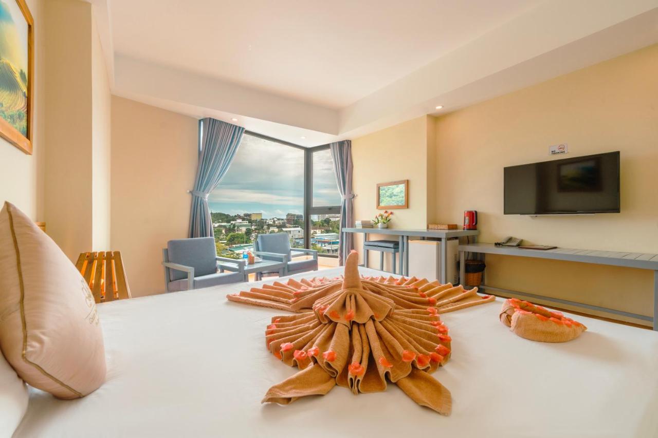 Golden Daisy Hotel 3*