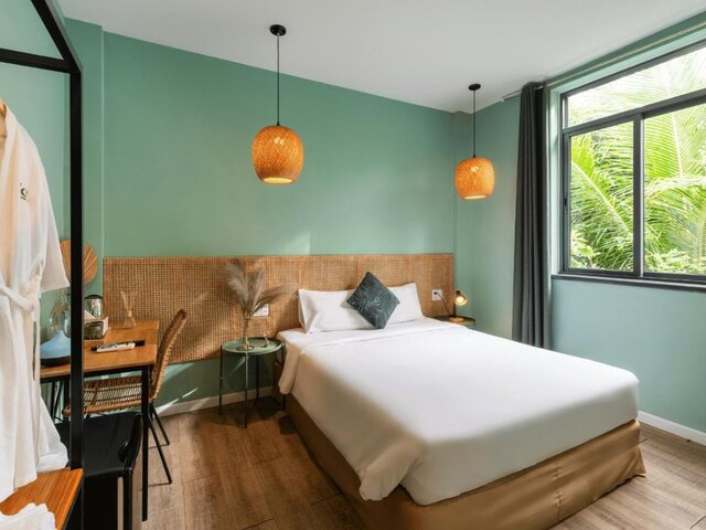 LEAF HOTEL
