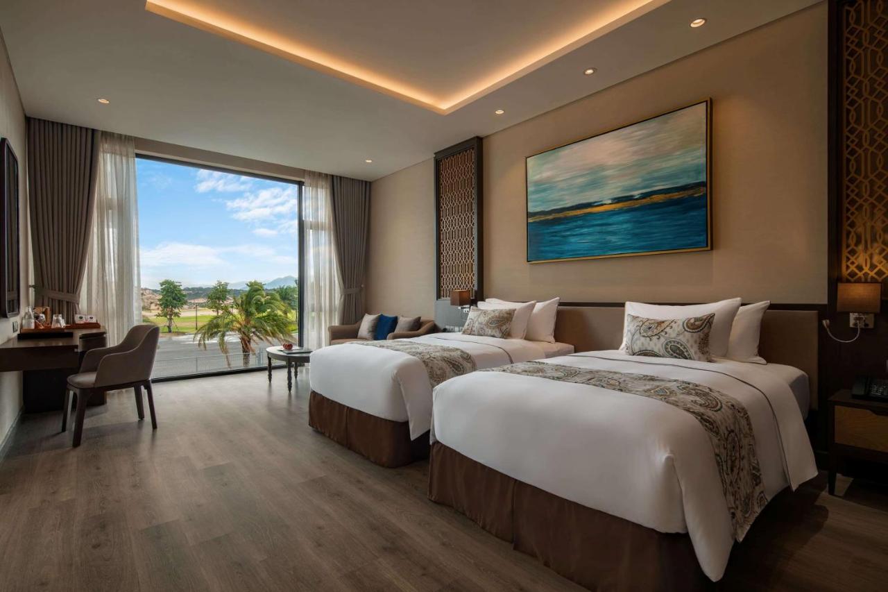 Wyndham Grand KN Paradise Cam Ranh 5*