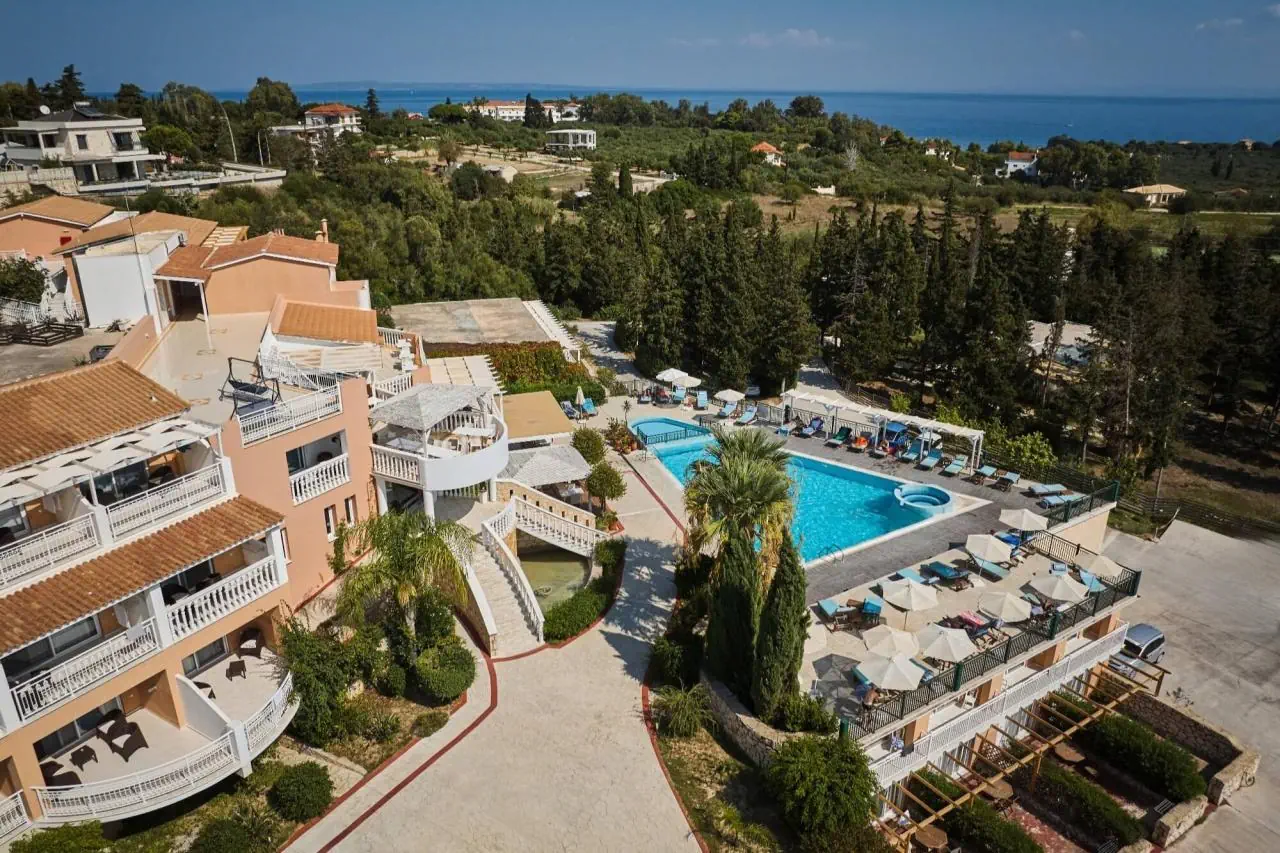 Belvedere Luxury Suites 4*