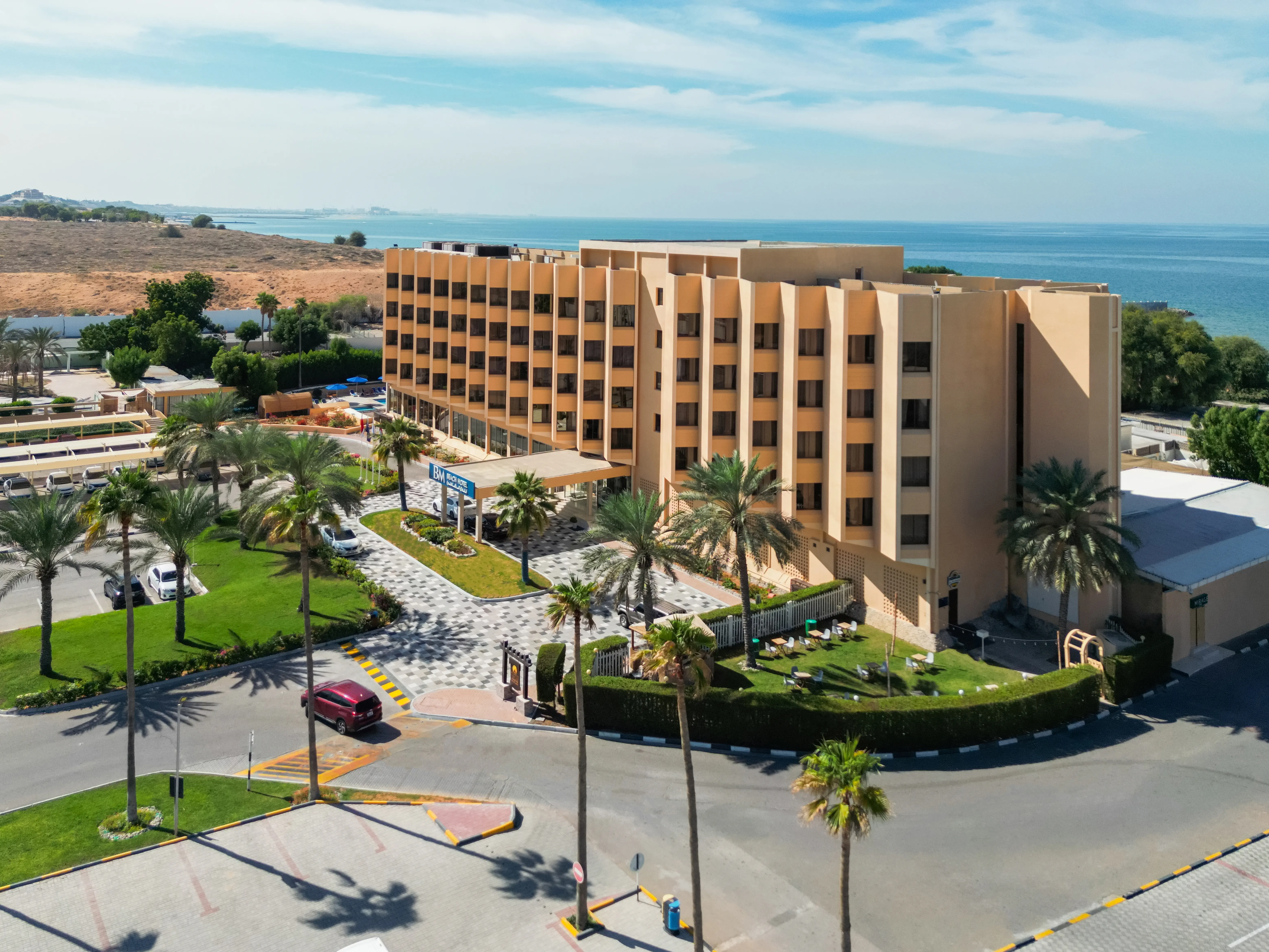 BM Beach Hotel 4*