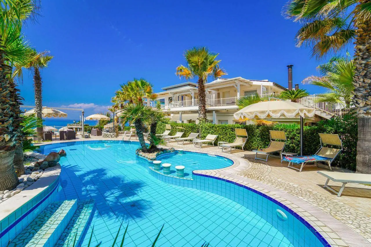 Baia del Godano 4*