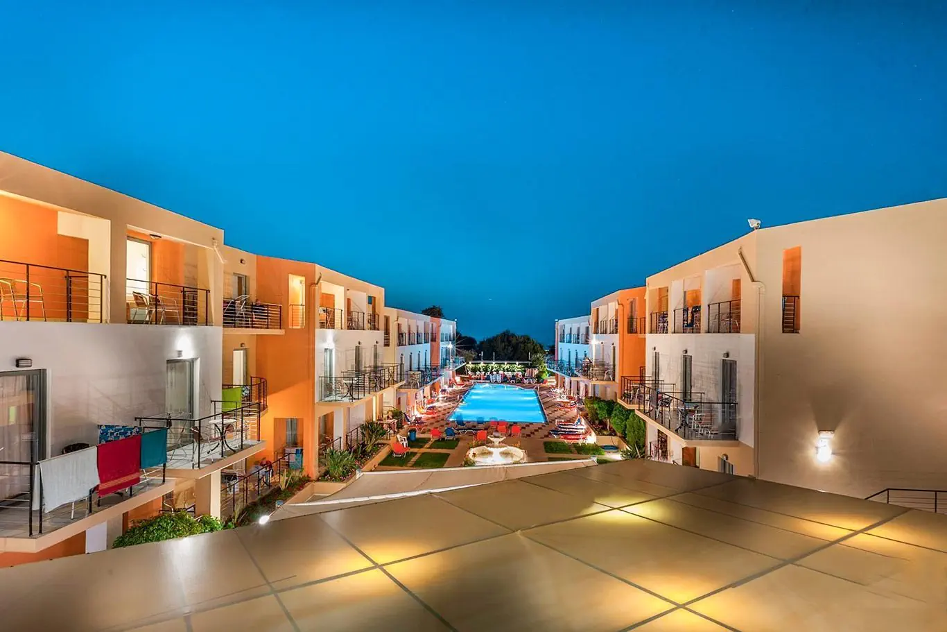 Sunrise Village 3*