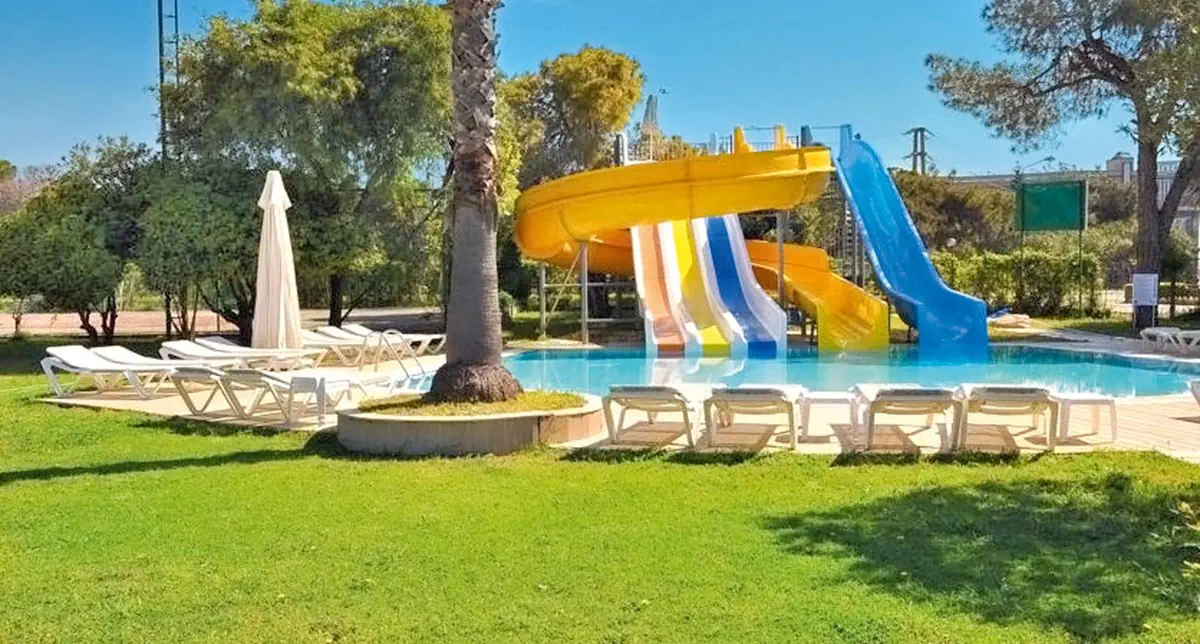 Serra Park 4*