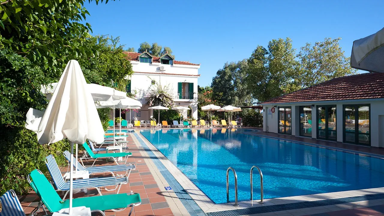 Tara Beach 3*