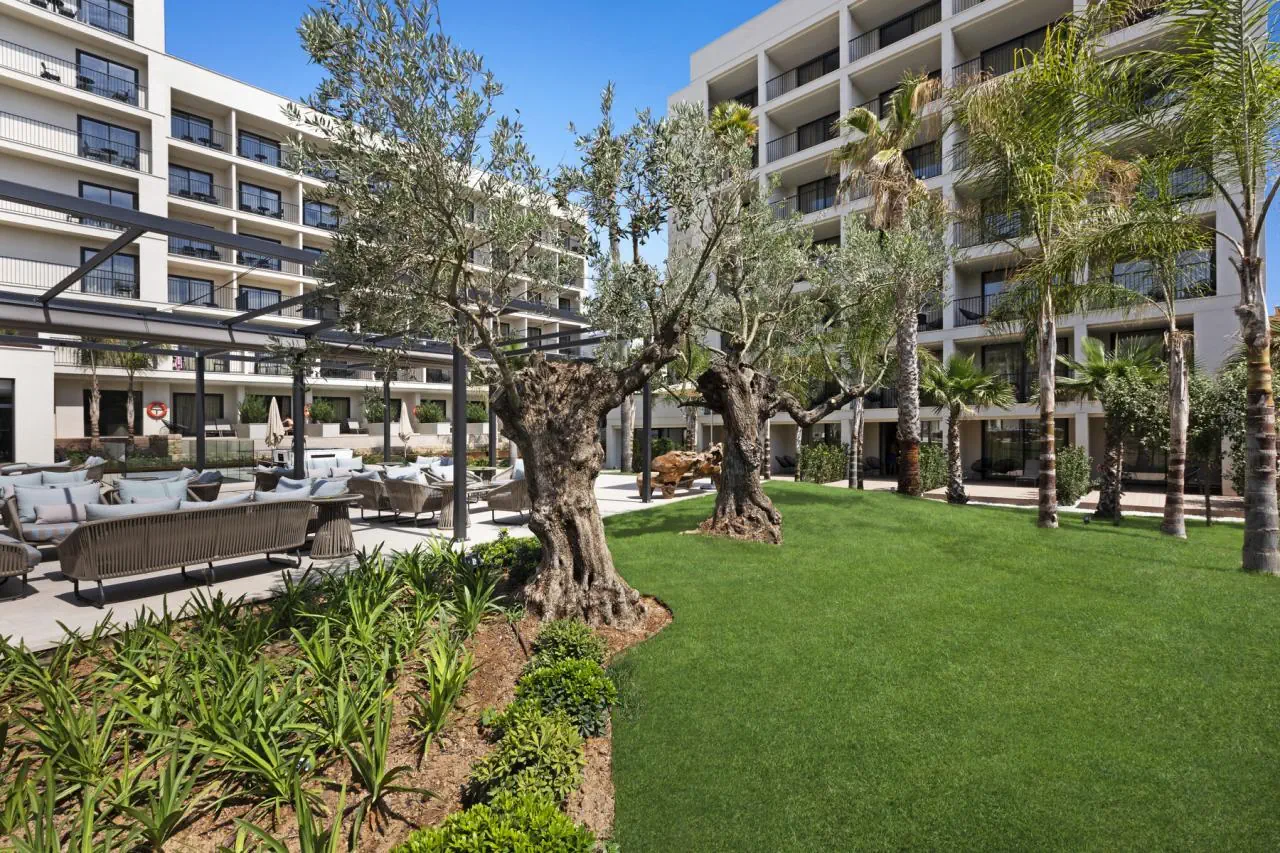 Paradiso Garden 4*