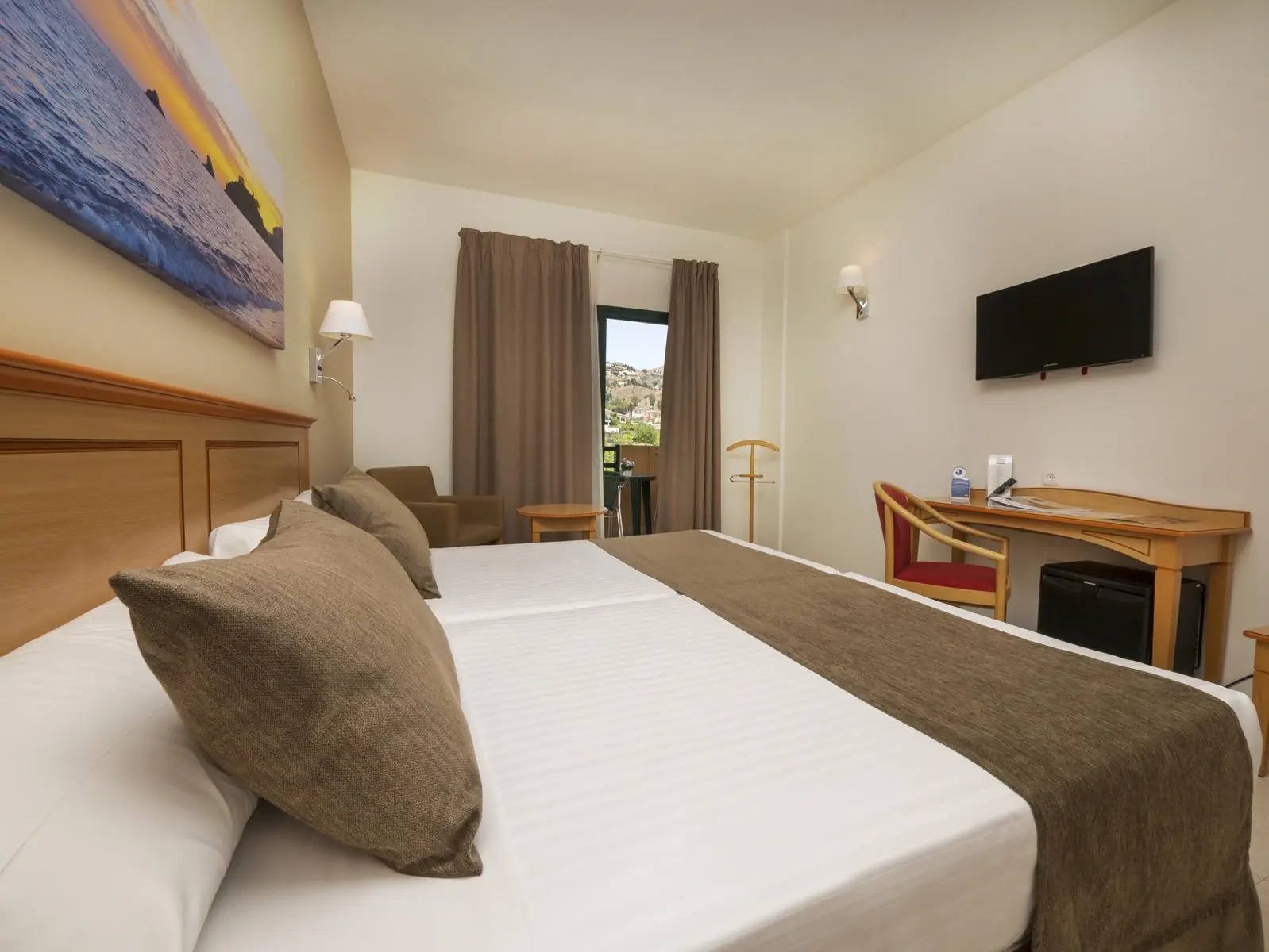 Victoria Playa 4*
