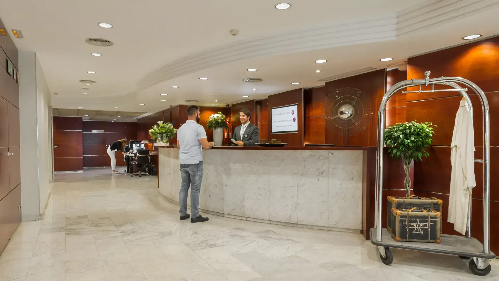 Aparthotel Mariano Cubi 4*