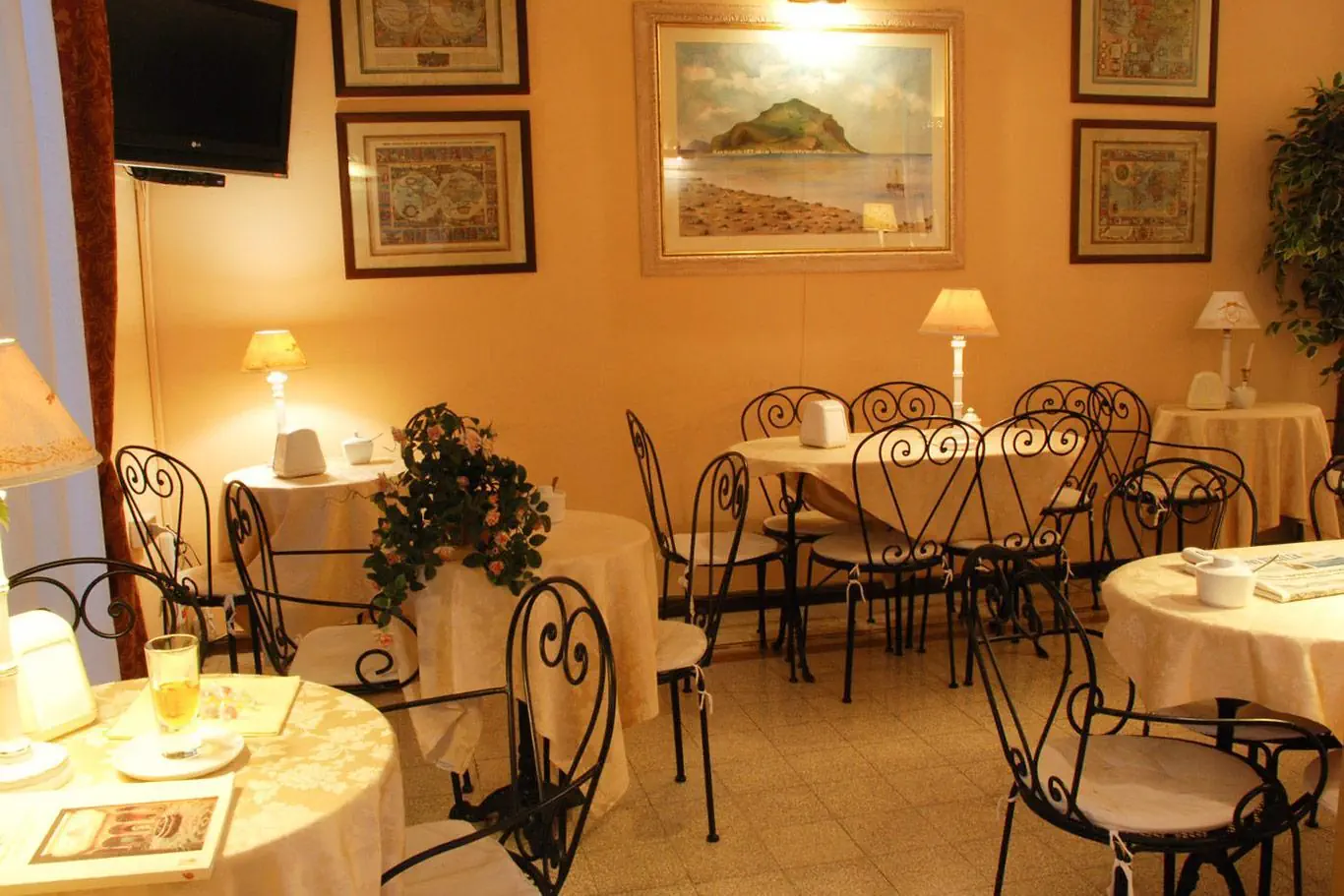 Del Centro 3*