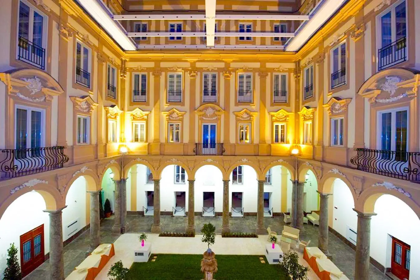 Grand Piazza Borsa 4*, фото 1