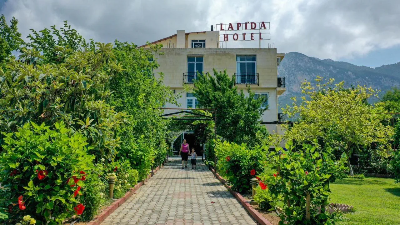 Lapida Hotel 2*