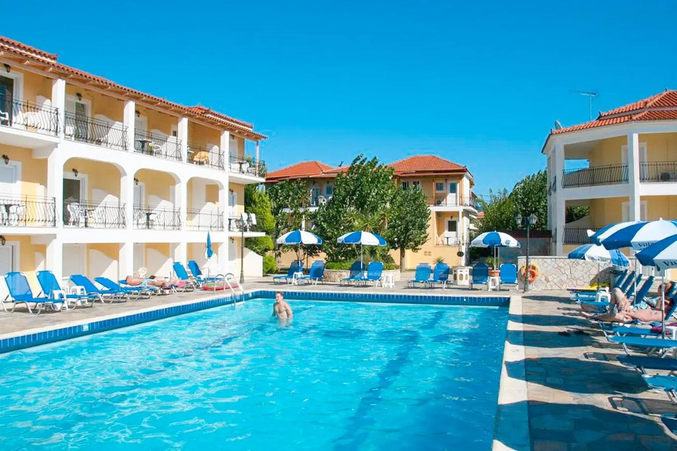 Village Inn 3*