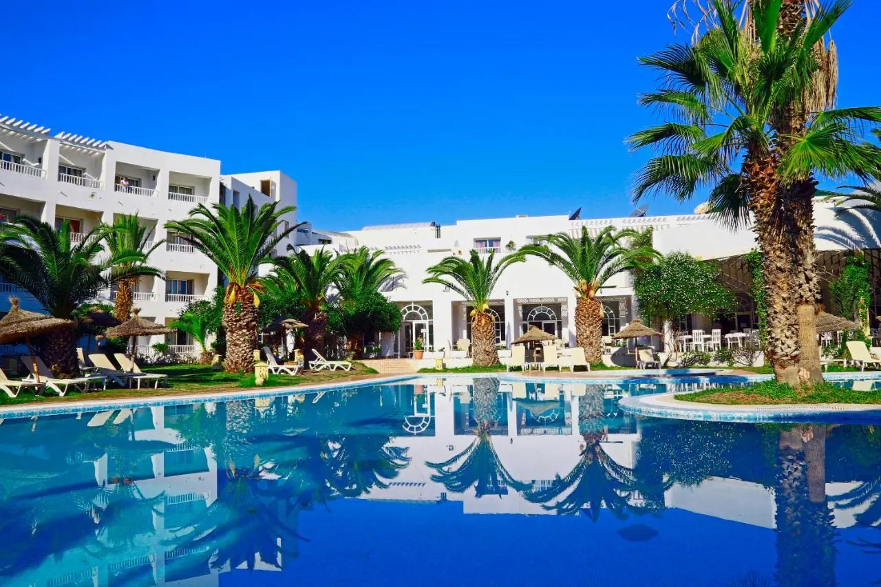HELLO YASMINE HOTEL, фото 2