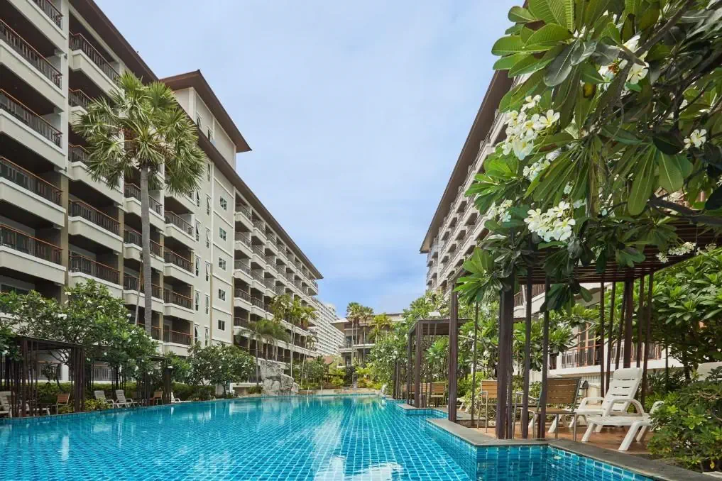 Welcome World Beachfront Resort 4*