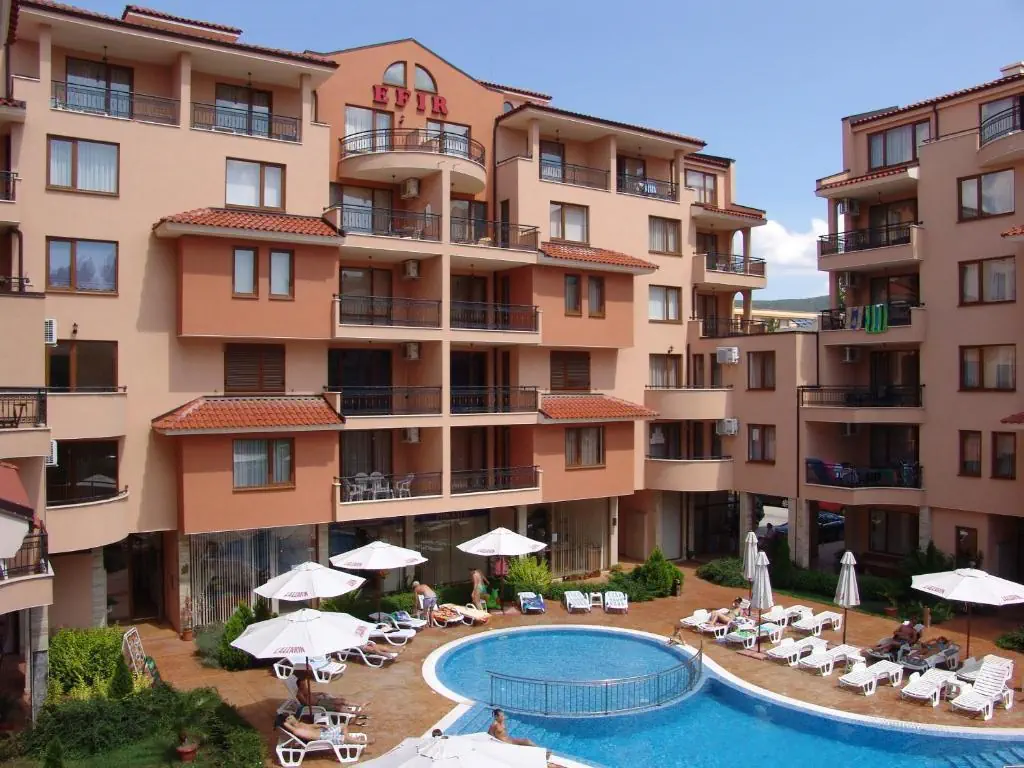 Efir Aparthotel 3*