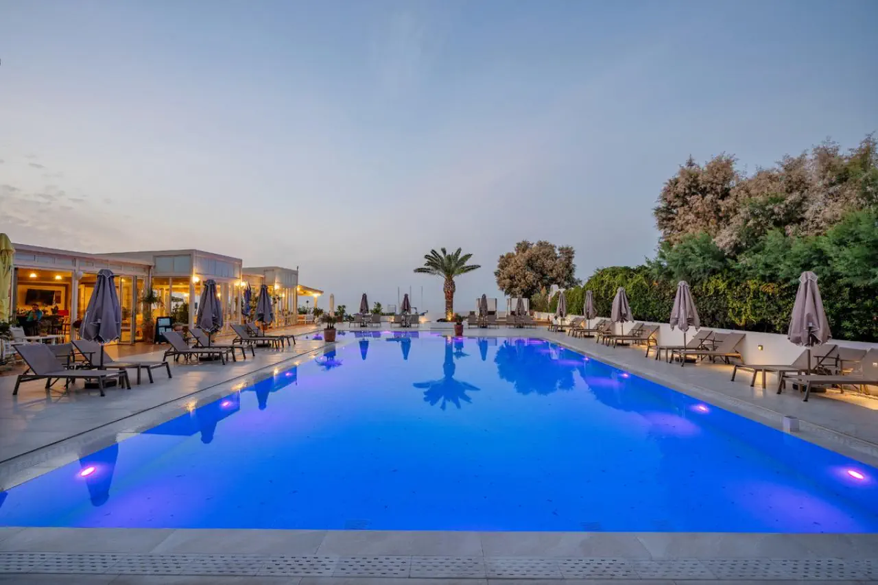 Kathrin Beach 3*